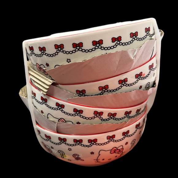 Super cute hello kitty Christmas bowls set of 4 - Picture 2 of 6